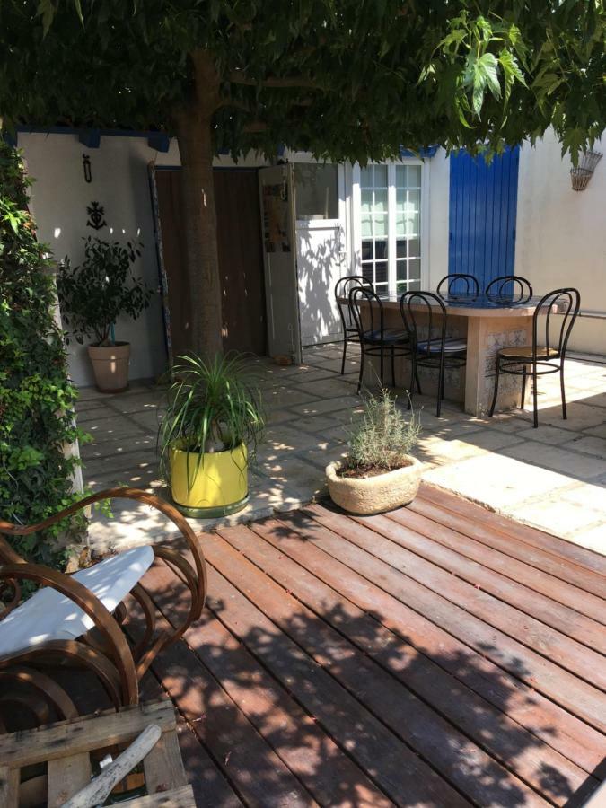 Seb&Laeti Guesthouse Saint-Laurent-dʼAigouze Kültér fotó